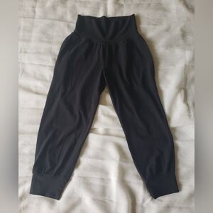 Athleta Salutation Crop Joggers